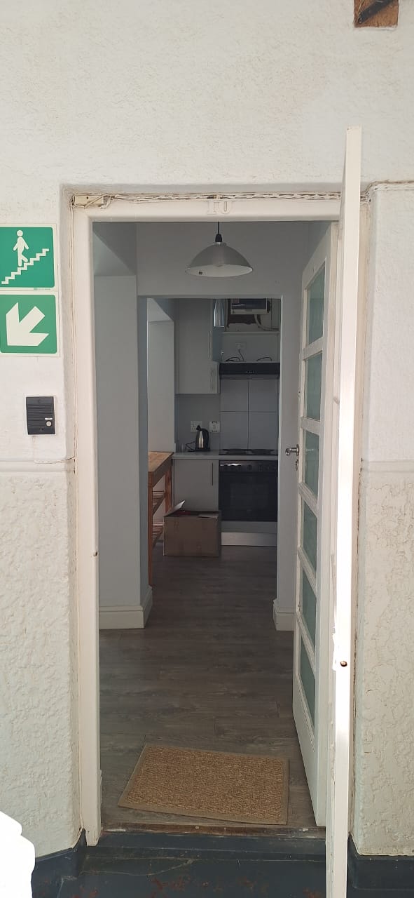To Let 1 Bedroom Property for Rent in Vredehoek Western Cape